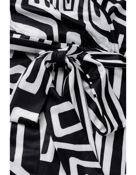 ChicMe Print Contrast Paneled Square Scarf